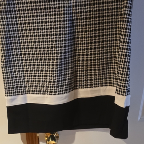 Tommy Hilfiger Black and White Sleeveless Sheath Dress - Picture 5 of 5